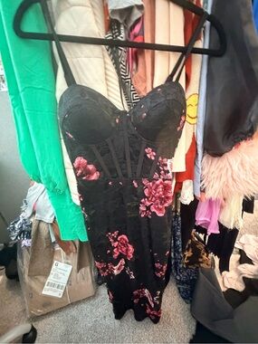 Windsor | Dresses | Larsa Formal Velvet And Lace Mermaid Dress | Poshmark